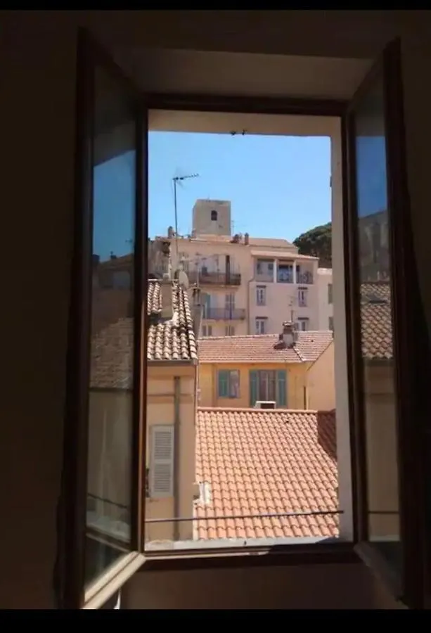 Apartment Au Coeur Du Paisible Suquet Vivez Cannes France